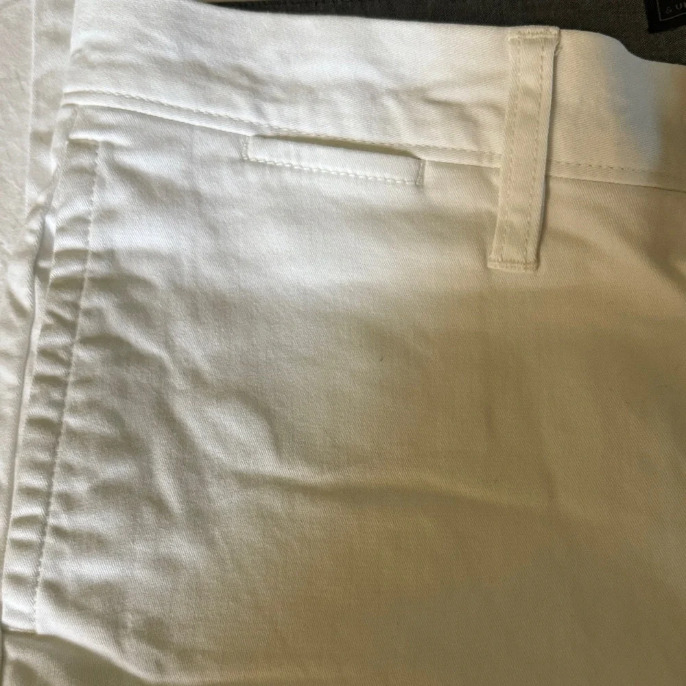 14th & Union Men's Cream Chinos - Picture 7 of 7